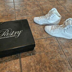 Hip-hop dance shoes